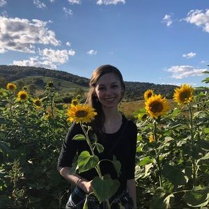 Meet your Posher, Lydia